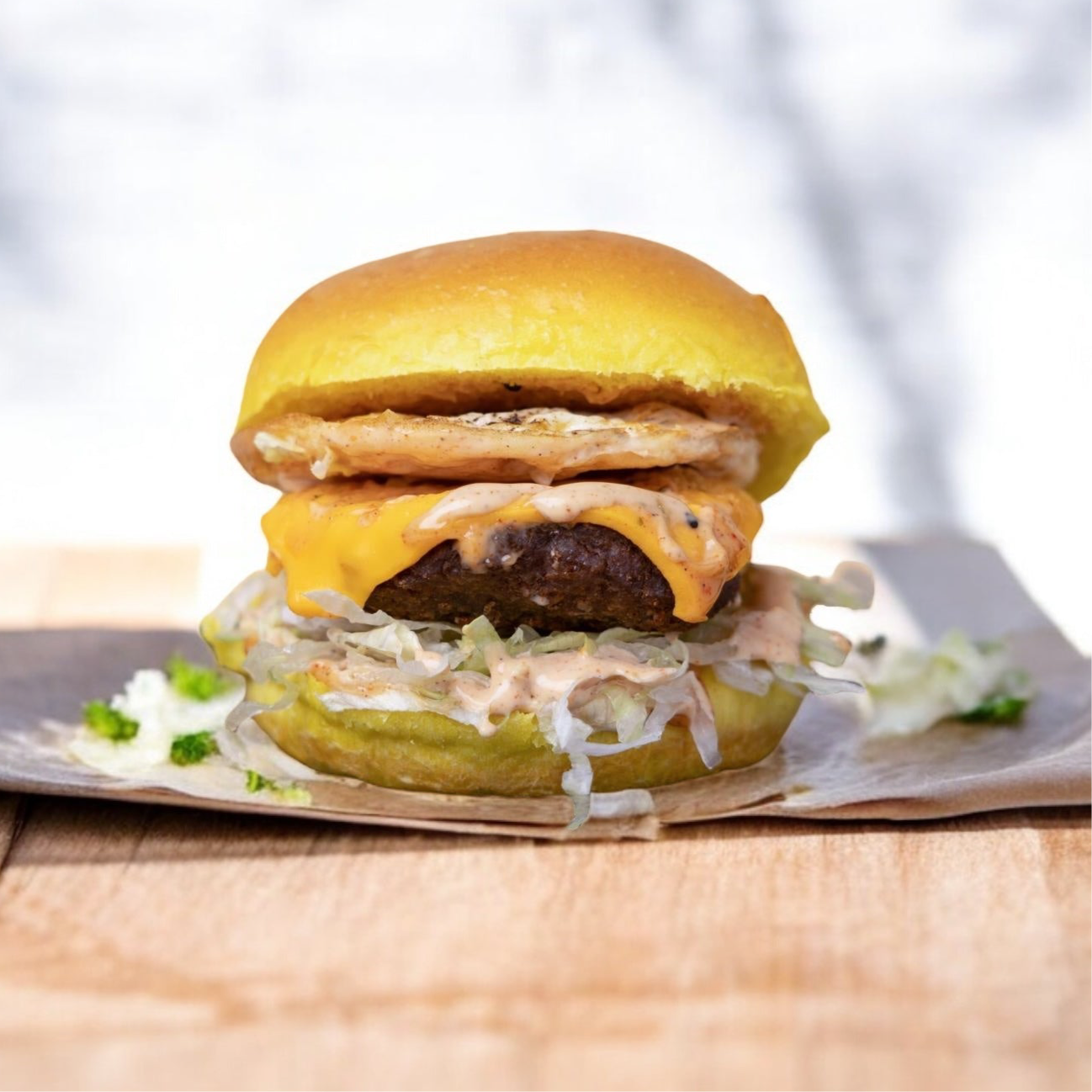 Al6aybeen Burger with egg
